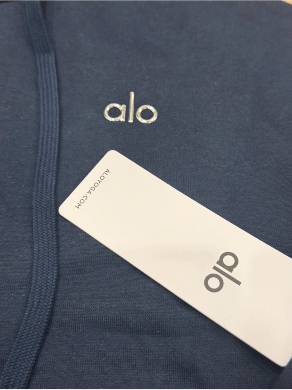 ALO Yoga Men's Dark Navy Pullover Hoodie - Picture 2 of 2